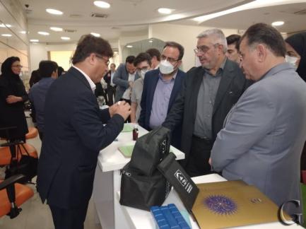 تندیس ویژه جشنواره ملی ماهیان خاویاری به لاهیجان رفت